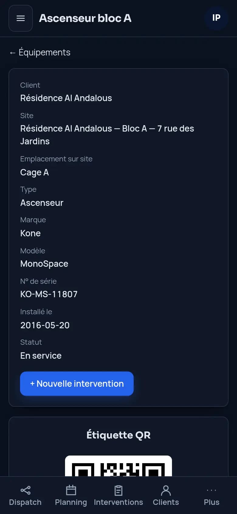 La fiche d’un équipement avec son étiquette QR et l’historique des visites.